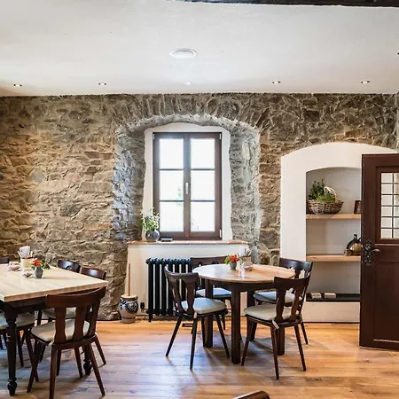 Landgasthof Zur Burg Grenzau ホテル 3*