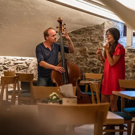 Landgasthof Zur Burg Grenzau מלון