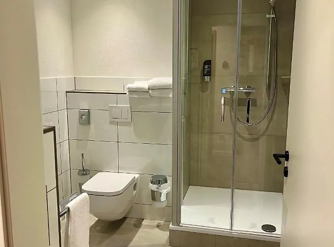 Landgasthof Zur Burg Grenzau 霍格伦兆森