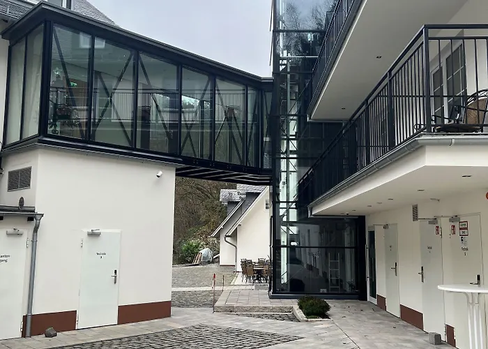 Landgasthof Zur Burg Grenzau 3*